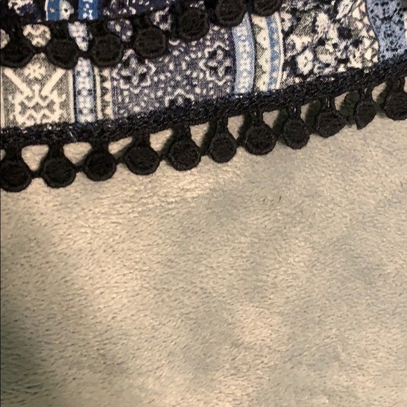 SHORTS!! - Picture 2 of 4